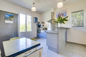 Dining - HOSSEGOR Between Lake and Ocean, lake view, villa 8 people (HOSSEGOR)