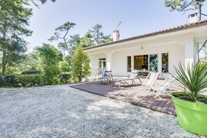 Terrace/patio - HOSSEGOR Between Lake and Ocean, lake view, villa 8 people (HOSSEGOR)