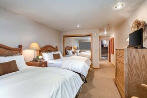 3 bedrooms, iron/ironing board, free WiFi, bed sheets - Abode at Cache, ski-in/ski-out, hot tub, Silver Lake village (Park City)
