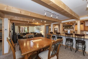 Dining - The Great Escape by Destination Big Bear : Wonderful Moonridge Cabin Near Bear Mtn! Hot Tub! Pet Friendly! Air Hockey Table! (Big Bear Lake)