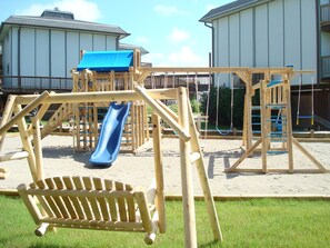 Children's area - Great views, swimming pool, boardwalk to the beach, picnic tables, play area, co (Port Aransas)