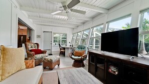 Unclassified image, 3 of 43, button