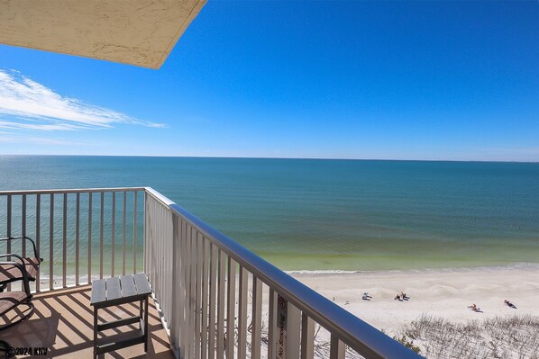 Property grounds - Island Fun!  Estero Beach & Tennis Beachfront Condo 1006C w/ Spectacular Direct Gulf View (Fort Myers Beach)