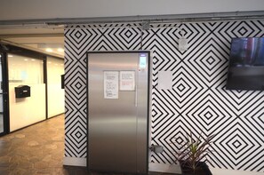 Interior - Kuhio Village 202A Waikiki Condo Recently Remodeled (Honolulu)