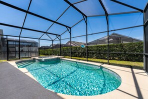 Pool - Comfortable Pool Home with Spa & Games Room Close to Disney (Davenport)
