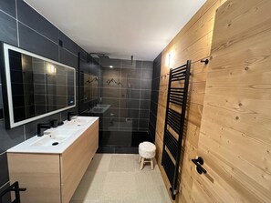 Hair dryer - Stylish 2-BR Apt, Sleeps 8, Ski-in/Ski-out, South-Facing Balcony, Family-Friendly Amenities (Peyragudes)