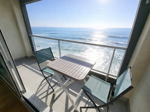 Studio with balcony, WIFI, and parking near the beach