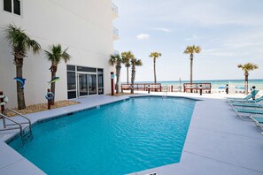 Indoor pool, outdoor pool