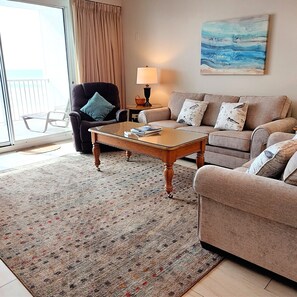 Smart TV, DVD player, books, stereo