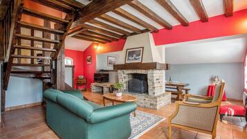 TV, fireplace, DVD player, stereo