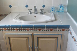 Shower - Homerez - House in Bangor (Bangor)