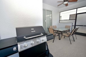 Outdoor dining - Storey Lake Resort | Private Pool, Spa, Game Room & Disney (Kissimmee)