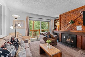 TV, fireplace - Powder Ridge 108: Located in Historic District Breckenridge. (Breckenridge)