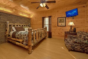 4 makuuhuonetta, silitysrauta/-lauta, internet, vuodevaatteet