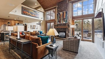 Smart TV, fireplace, DVD player, ping pong