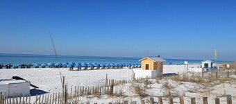Gulf Views 4812 Tram, wifi, beachfront. Sleeps 8 best rates at Westwinds! Private beach