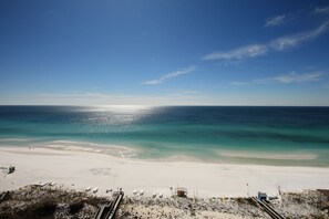 On the beach - Gulf Views 4812 Tram, wifi, beachfront. Sleeps 8 best rates at Westwinds! Private beach (Miramar Beach)
