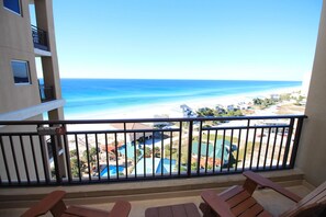 Property grounds - Gulf Views 4812 Tram, wifi, beachfront. Sleeps 8 best rates at Westwinds! Private beach (Miramar Beach)
