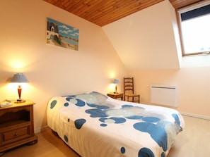 3 bedrooms, free WiFi, bed sheets - Bright countryside house with garden and fireplace (Saint-Jean-de-Savigny)