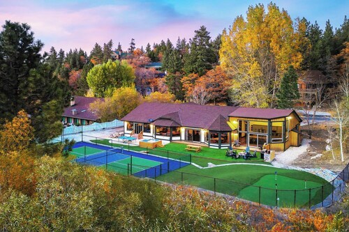 Geronimo Lodge: Private Pickleball Court!
