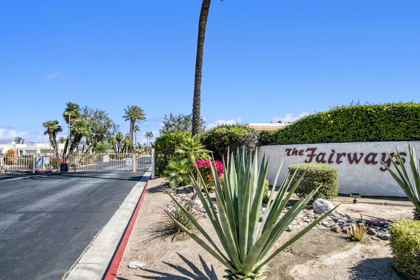 Private condo in South PS + Tennis Courts, Near Golf Course, Grocery & Restauran