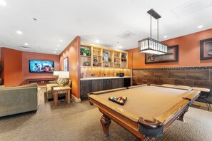 Game room - Balcony Overlooks Courtyard, Located in River Run for Easy Access to Slopes (Keystone)