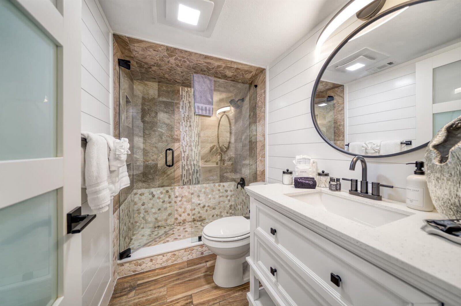 Bathtub, hair dryer, towels