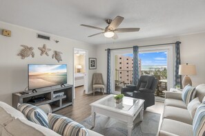 TV, DVD player - The Islander 612 Complimentary Beach Service -Premier Host. Read our reviews! (Destin)
