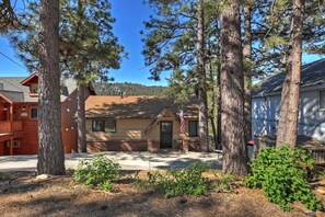 Exterior - Walking Distance to Boulder Bay! Lakeviews! PET FRIENDLY! Internet! Darts & Poker Table! (Big Bear Lake)