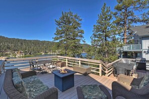 Outdoor dining - Walking Distance to Boulder Bay! Lakeviews! PET FRIENDLY! Internet! Darts & Poker Table! (Big Bear Lake)