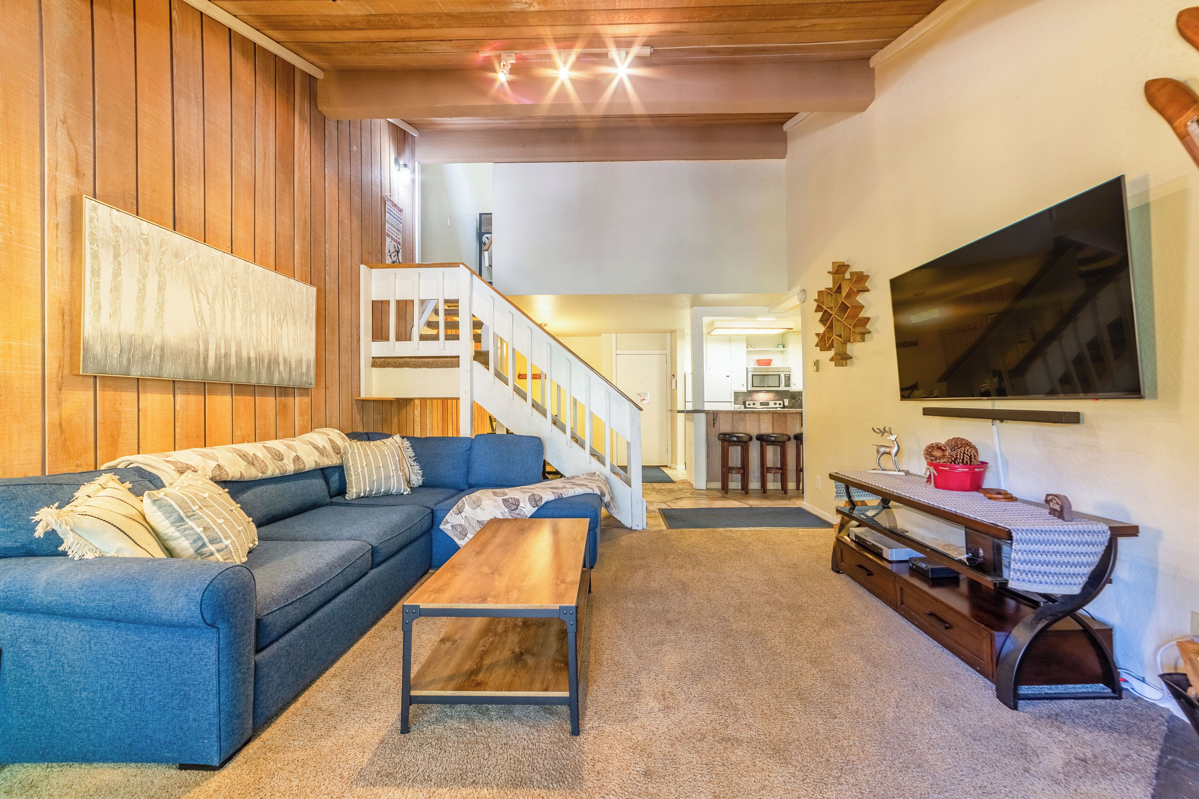 Smart TV, fireplace, DVD player