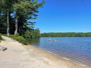 Ubicación a pie de playa y tumbonas