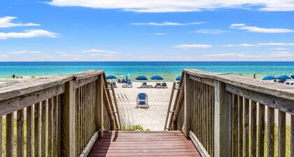 Precioso ático de 2 dormitorios frente al golfo condominio Tropic Winds, sillas de playa gratis