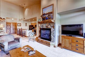 Condo, Multiple Beds (2303 Timberline Lodge, Trappeur's Cro) | Living area