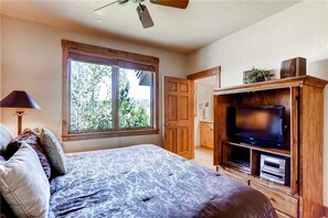 Condo, Multiple Beds (2303 Timberline Lodge, Trappeur's Cro)