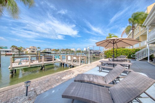 Coconut Cove 2 eine geräumige 1. Etage 2 Schlafzimmer 2 Badezimmer Einheit mit Blick auf das Wasser