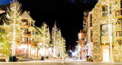 Cozy Condo Close to River Run & Mountain House Base Area & Shared Amenities!