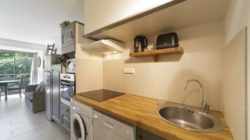 Micro-ondes, four, plaque de cuisson, lave-vaisselle