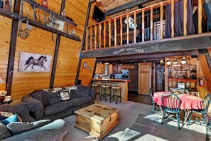 TV, fireplace, stereo