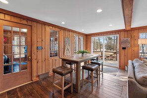 Dining - Rare Find! Huge Beach & Luxe Woodsy Cabin (Oostburg)
