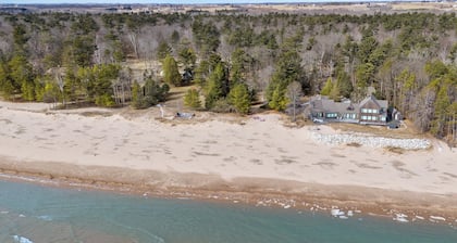 Rare Find! Huge Beach & Luxe Woodsy Cabin