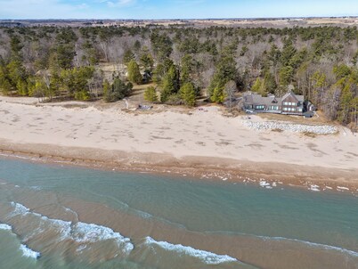 Rare Find! Huge Beach & Luxe Woodsy Cabin