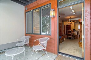 Apartment | Terrace/patio