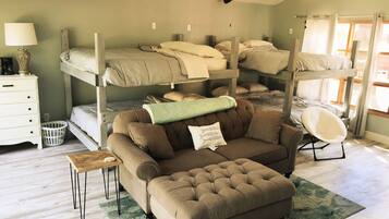 2 bedrooms, free WiFi, bed sheets