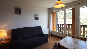 TV - Studio cabin for 4 at the foot of the slopes with parking – Auris en Oisans (Auris)