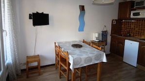 Dining - Studio cabin for 4 at the foot of the slopes with parking – Auris en Oisans (Auris)