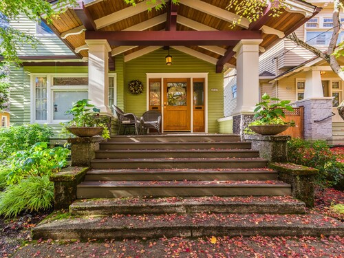 Beautiful Irvington Apartment near City Center!