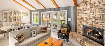 Bear House by Destination Big Bear : Walk to Bear Mtn Resort! Views! BBQ! Cable TV! Garage Parking! 2 Master Suites!