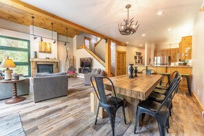 Dining - High-end Townhouse Near Resort Shuttle w/ Mountain Views from Private Deck (Keystone)