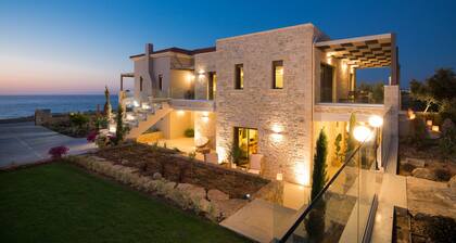 Villa mit Meerblick und privatem beheiztem Pool und Hammam, 800 m vom Strand und den Geschäften entfernt